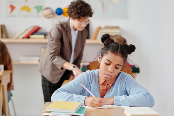 Comment le soutien scolaire peut améliorer les performances de votre enfant